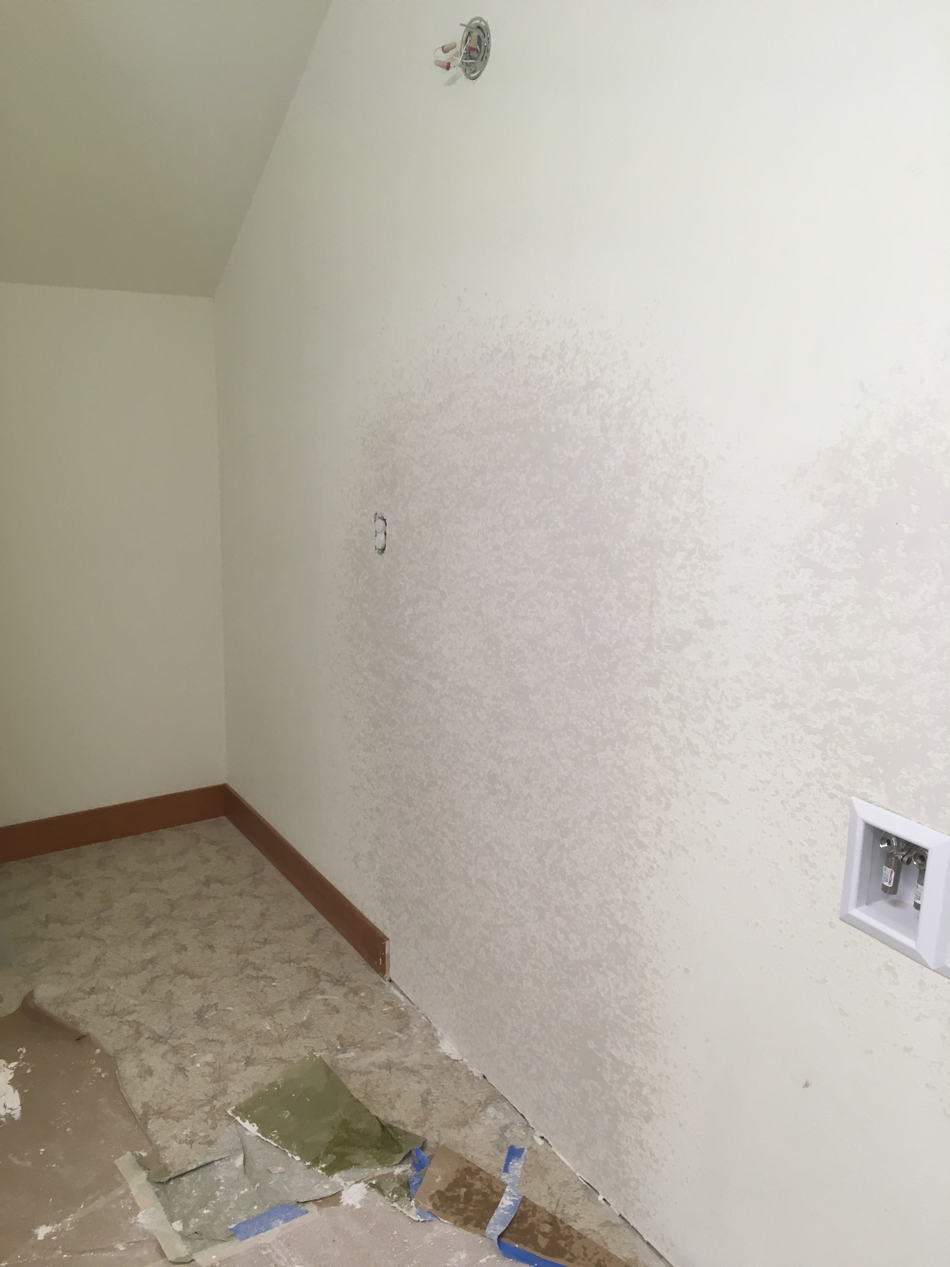 Knockdown texture matching on drywall installation Knockdown texture matching on drywall installation